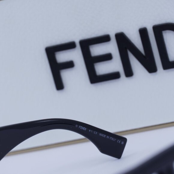 Final Price! Fendi FE40108U 01V Sunglasses main image 4